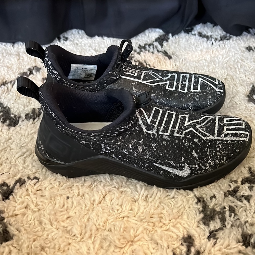 Nike Metcons - Picture 2 of 3